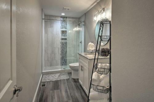Spacious Hot Springs Escape On Lake Hamilton!