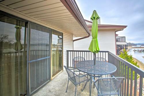 Apartamento Lakefront Condo With Resort Amenities And Balcony