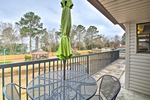 Apartamento Lakefront Condo With Resort Amenities And Balcony