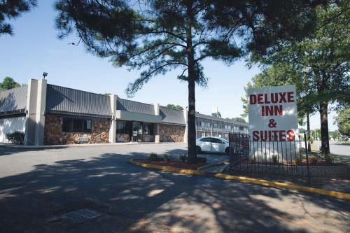 Hotel Fairview Inn & Suites