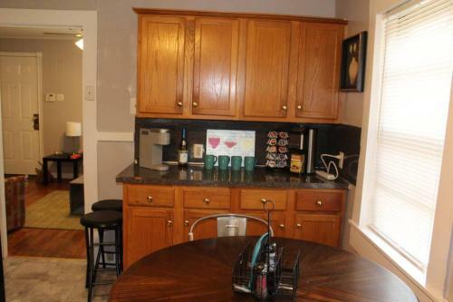 Delightful Bungalow With Spa Tub & Key-less Entry