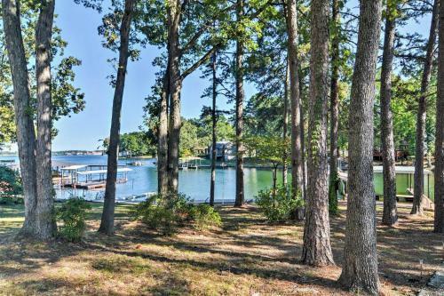 Lake Cabin With Dock In Hot Springs National Park!