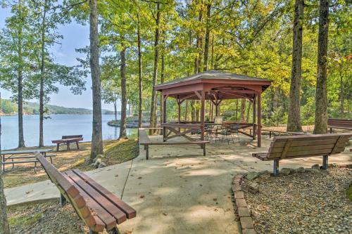 Private Lakefront Townhome In Hot Springs Village!