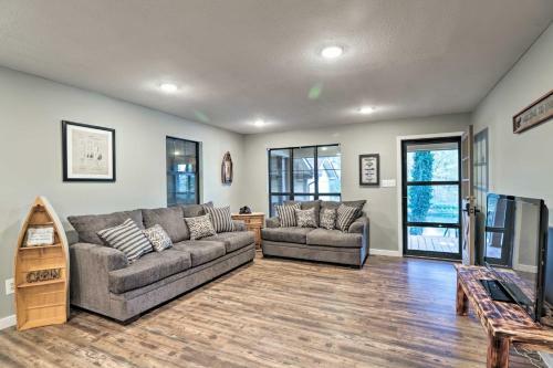 Waterfront Norfork River Home With Dock-2 Mi To Lake!
