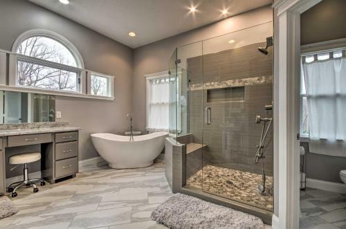 Family-friendly Norfork Lake Retreat Private Pool