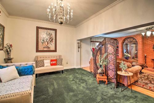 Hot Springs Home With Pool, 0 5 Mi To Oaklawn!