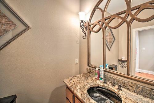 Hot Springs Home With Pool, 0 5 Mi To Oaklawn!
