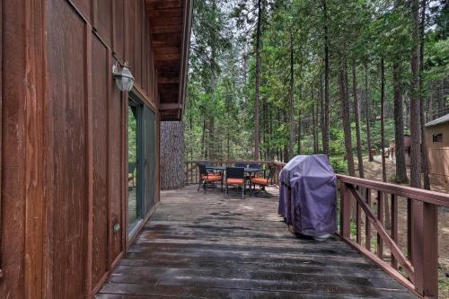 Cabin With Bbq Deck, Near Big Trees State Park!