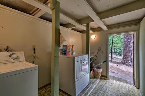 Cabin With Bbq Deck, Near Big Trees State Park!