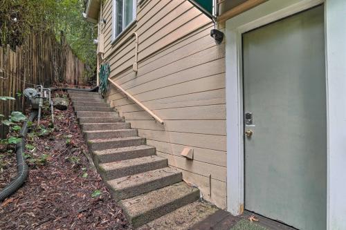 Riverfront Cottage In Redwoods With Decks And Beach!