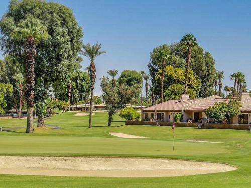 Destination Sunny Fairways