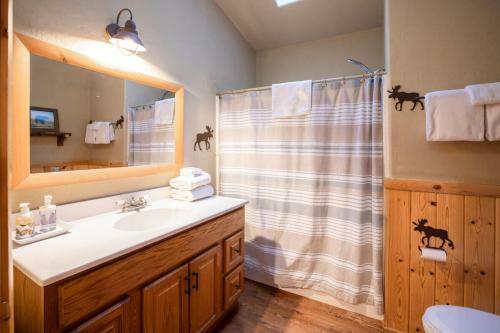 Curly Cabin - 1964 By Big Bear Vacations