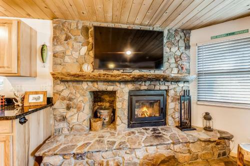 Squirrel's Landing - 1 Bed 1 Bath Vacation Home In Big Bear Lake