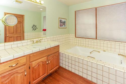 Alpenhorn Lodge-1903 By Big Bear Vacations