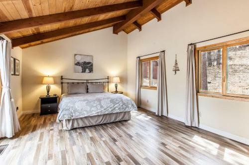 Bear Claw Cabin
