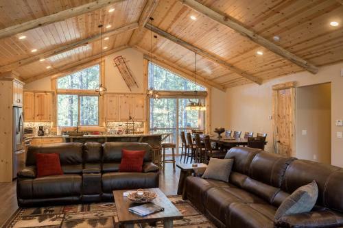 16 - Austin Bear Mountain Lodge - Discounted Price
