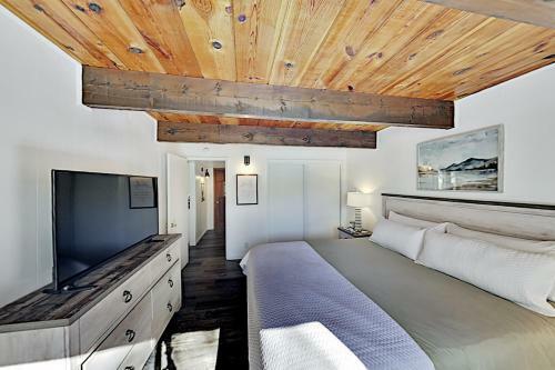 Bluebird Ridge - Game Room - Walk To Skiing, Golf Home