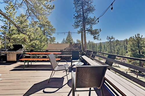 Incredible Restored Vintage Cabin With Hot Tub Home