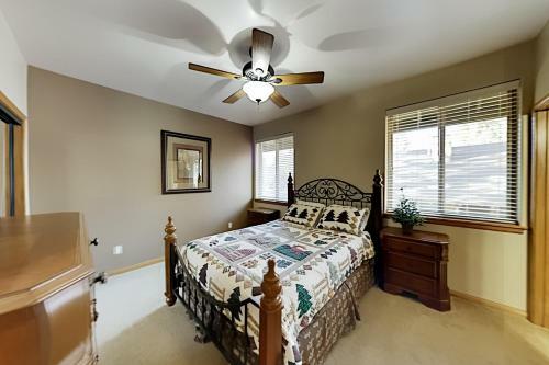 Apartamento All-suite Retreat - 2 Adjacent Units - Hot Tubs Duplex