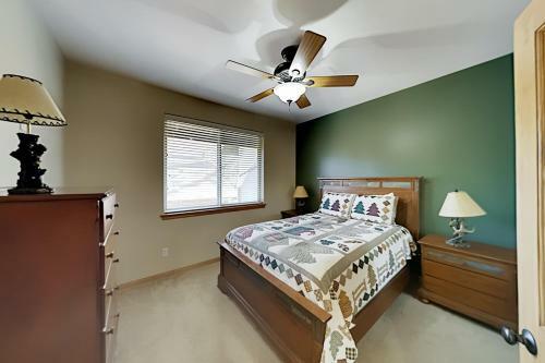 Apartamento All-suite Retreat - 2 Adjacent Units - Hot Tubs Duplex