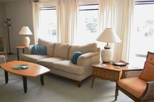 Roadrunner Club 18 Home