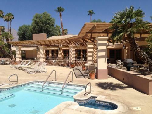 Roadrunner Club 321 Home