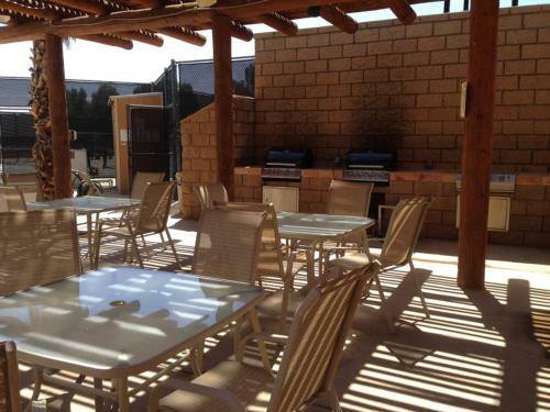 Roadrunner Club 38 Home