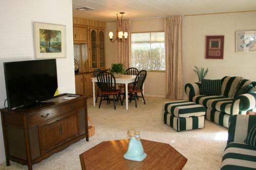 Roadrunner Club 38 Home