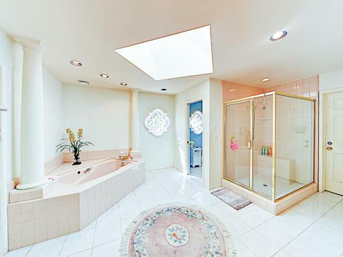 Classic Mid-century Deanza Home Home