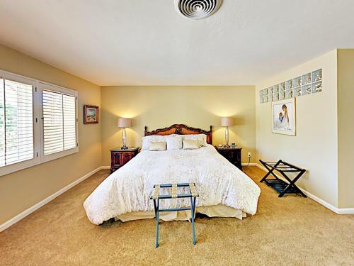 Classic Mid-century Deanza Home Home