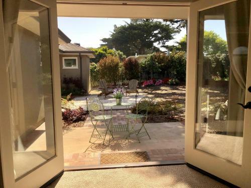 Newly Renovated Carmel 3 Bed 3 And A Half Bath