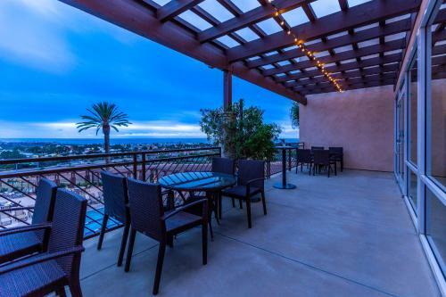 Hotel The Cassara Carlsbad, Tapestry Collection By Hilton