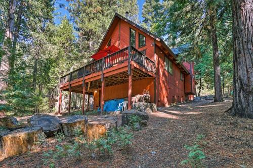 Cabin With Wraparound Deck In Big Trees Village!