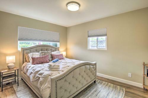 Modern Coastal Home - 1 Mile To Beach And Town!
