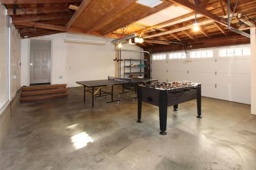 Wine Country Paradise - Private 1-acre Estate Home