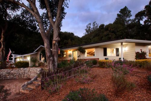 Wine Country Paradise - Private 1-acre Estate Home