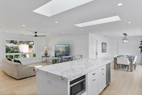 Fully Updated Three Bedroom Home With Hot Tub
