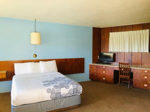 Motel Curly Redwood Lodge