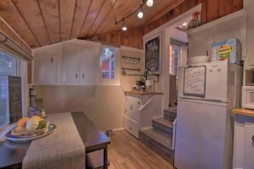 Cozy, Pet-friendly Mtn Cabin About 1 Mi To Lake Gregory