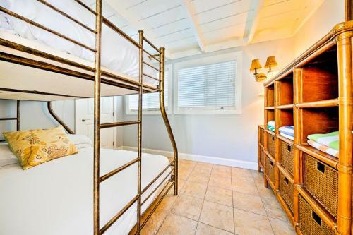 Dp-087a - Tommy Bahama Beach Rd I