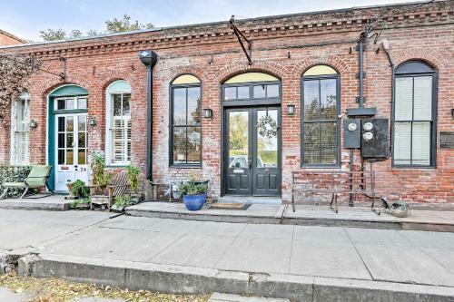 Historic Downtown Escape, Steps To Levee Park