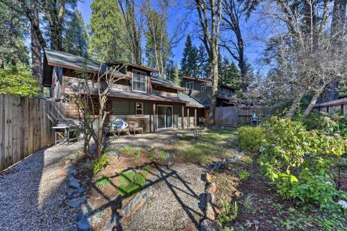 Secluded Cottage On 2 5 Acres With Pond And Bbq!