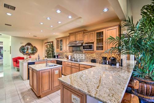 Indian Wells Retreat On Golf Course With Views!