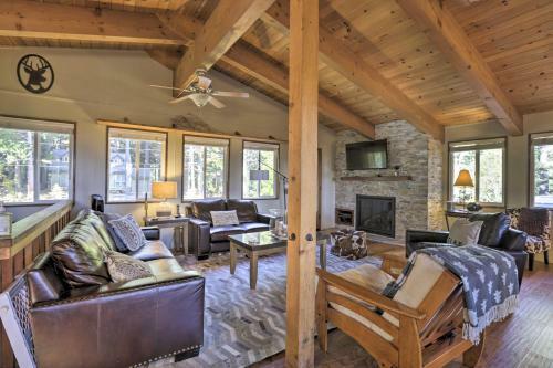 Treetop Chalet In Chambers Landing With Shuttle