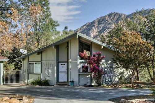 Kern River Home With Balcony, Fire Pit And Mtn Views!