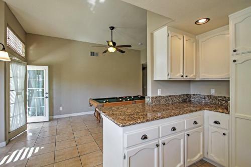 Beautiful La Quinta Getaway Golf, Hike, Explore!