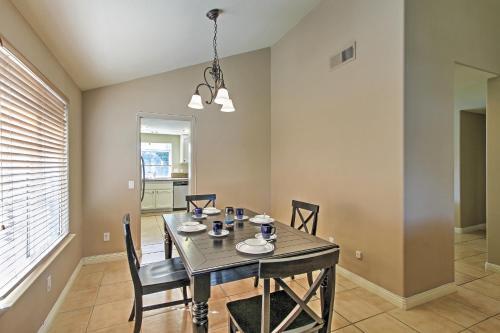 Beautiful La Quinta Getaway Golf, Hike, Explore!