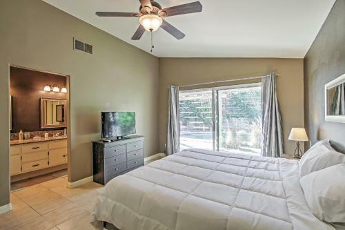 Beautiful La Quinta Getaway Golf, Hike, Explore!