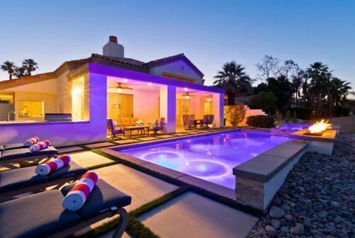 Rare Find-5 Star Rated-stunning Views-pool-spa