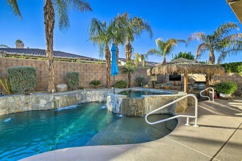 Spacious Retreat With Tiki Lounge And Pool Table!